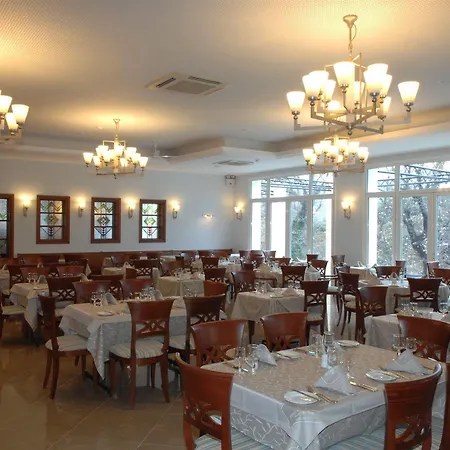 Thermae Platystomou & Hotel